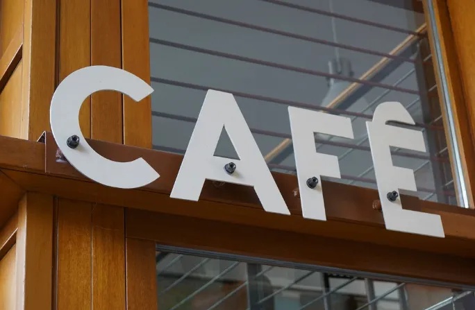 Монтаж объёмных букв